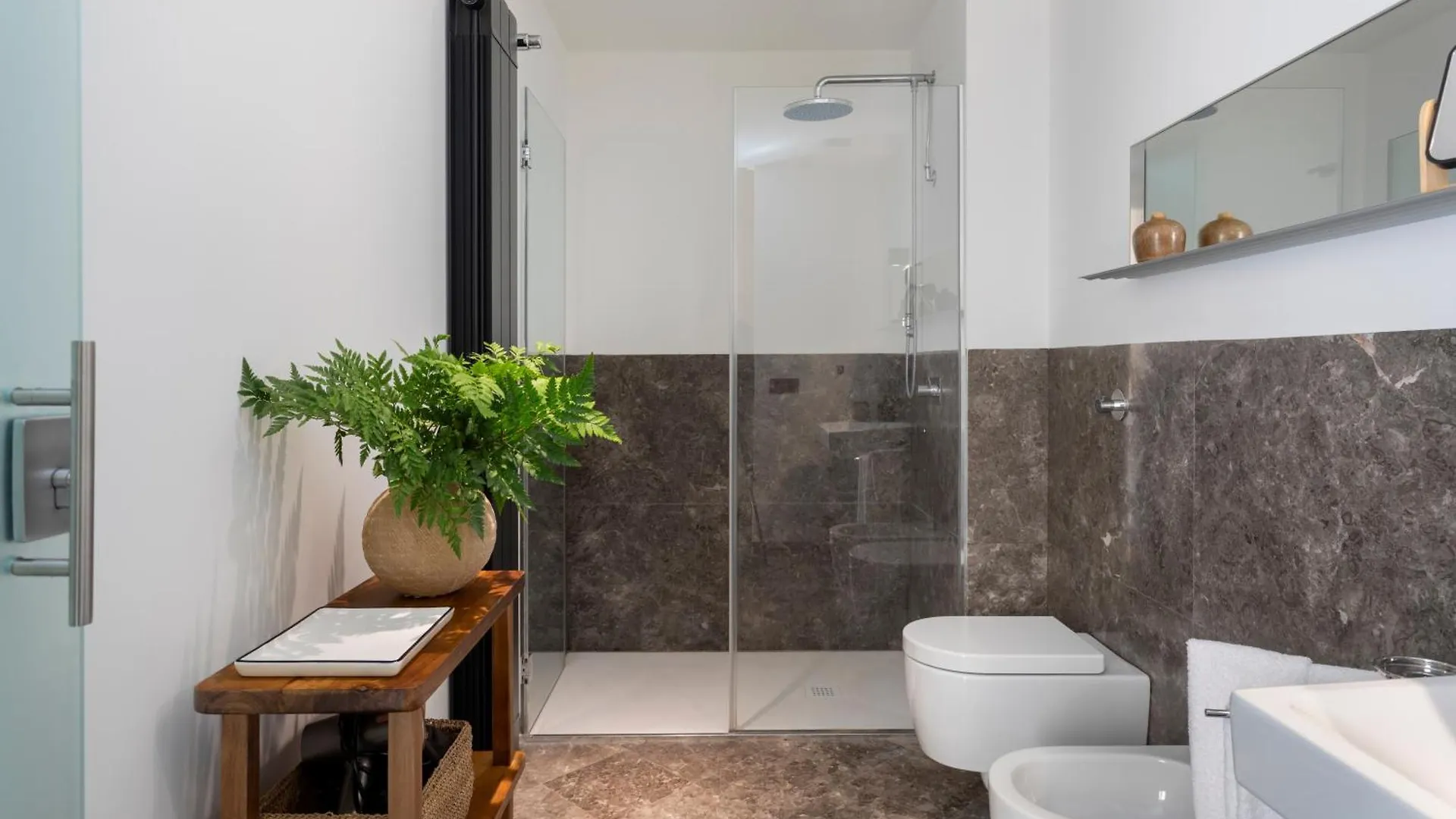 Palazzo Valguarnera - Suites & Luxury Apartments Palermo 0*,